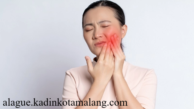 Penyebab Sariawan Pipi Bagian Dalam & Cara Menghilangkannya